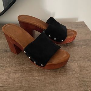 Clog block heel sandals